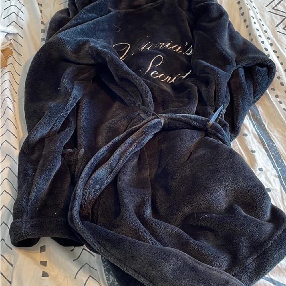 Victoria Secret Bath Robe- small - Picture 2 of 3